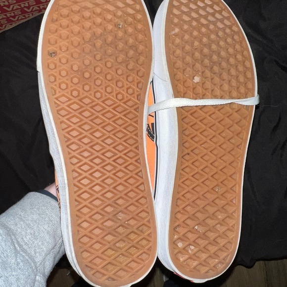 Vans - Picture 3 of 4